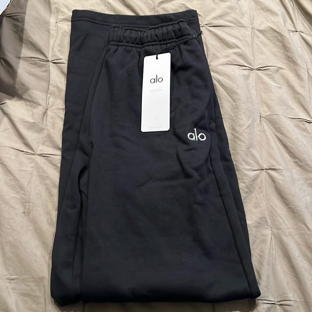 Alo Yoga Accolade Straight Leg Sweatpant - NWT